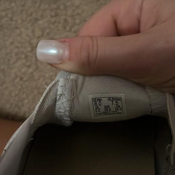 Vans - Picture 8 of 8